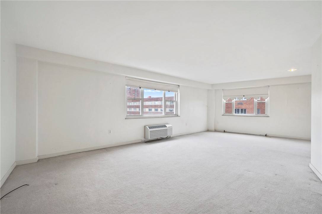 Oakland, PA 15213,4625 Fifth Ave #805