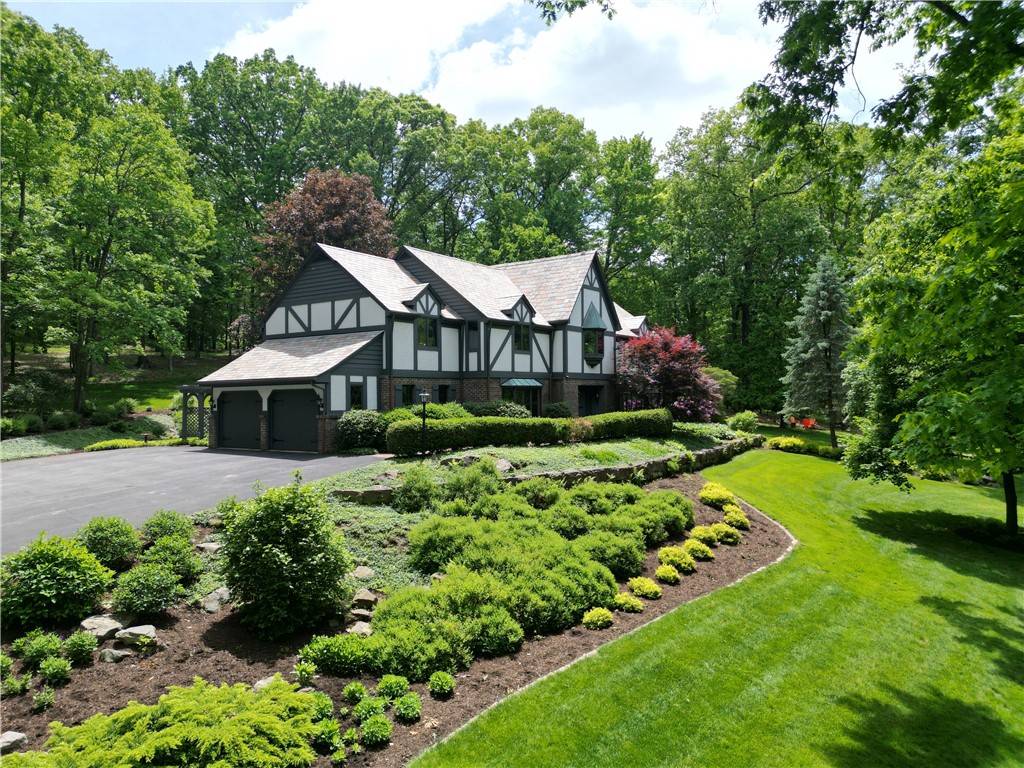 Franklin Twp, PA 16117,851 Chateau Dr