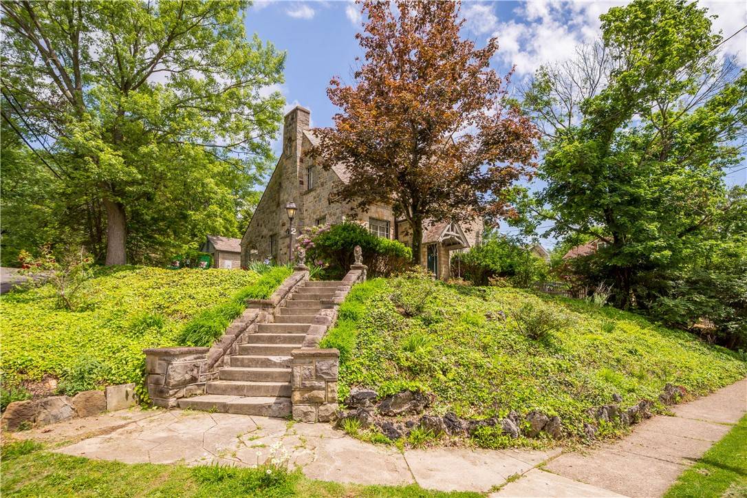 Mt. Lebanon, PA 15228,2 Crescent Drive