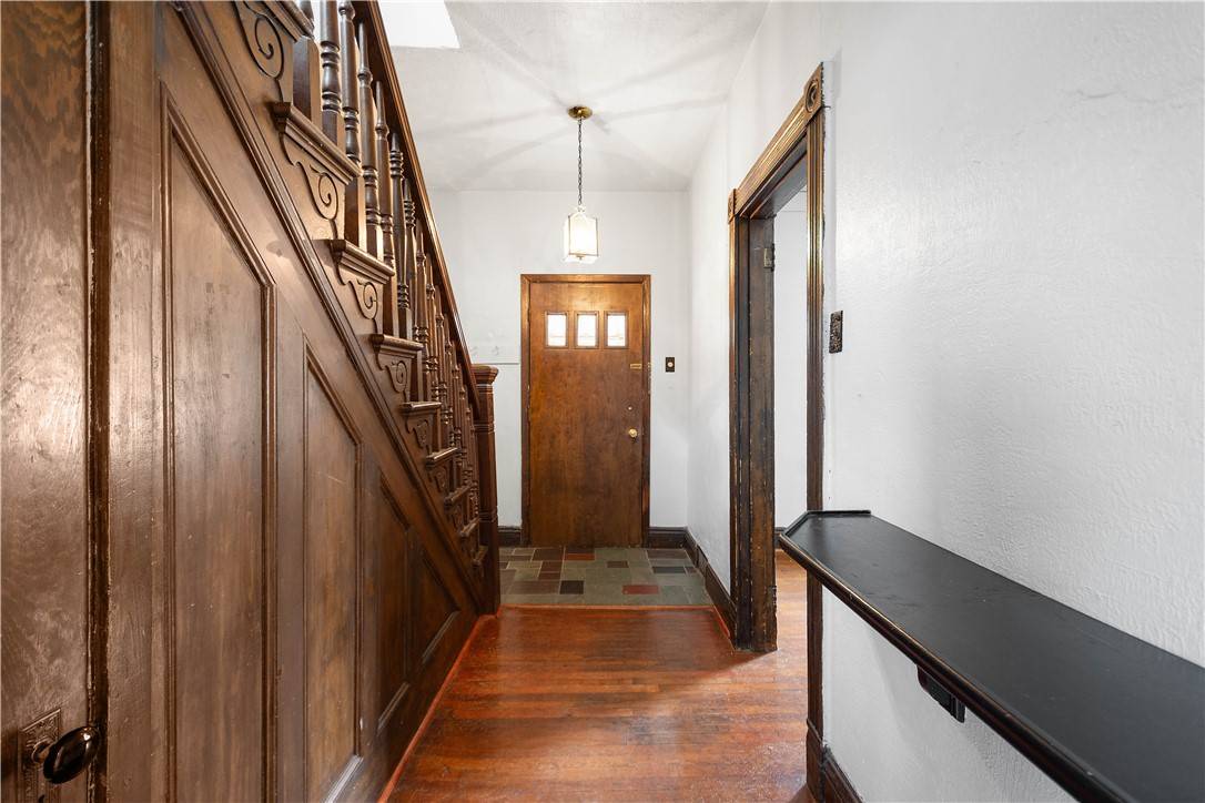 Mt Lebanon, PA 15228,108 SHADY DRIVE W.