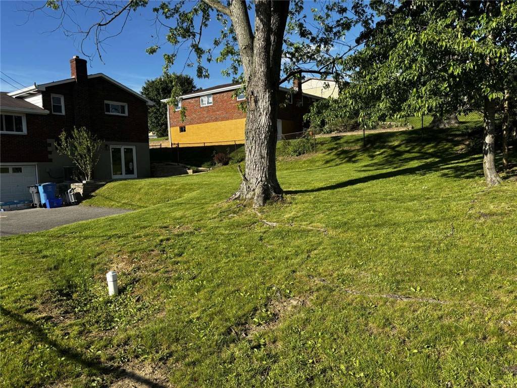 PA 15243,1123 Blue Jay Dr