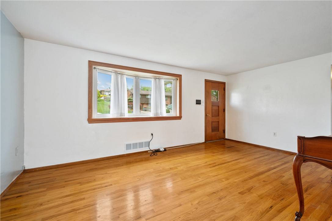 Robinson Twp - Nwa, PA 15108,34 Eichelberger Drive