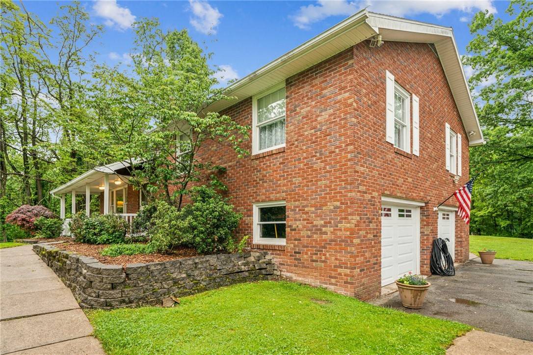 Sewickley Twp, PA 15642,213 Teak Lane