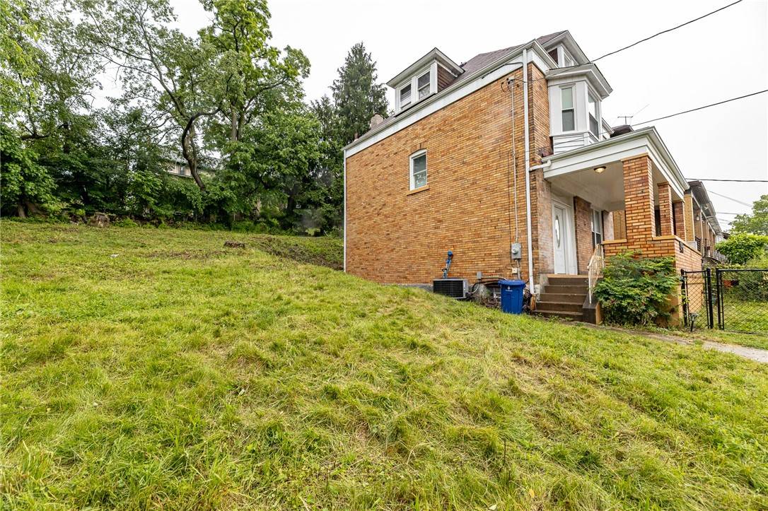 Greenfield, PA 15217,1044 Flemington St
