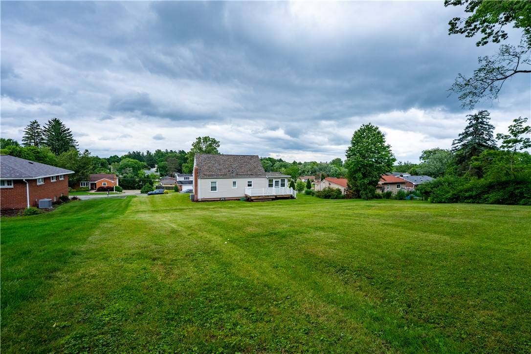 Moon/crescent Twp, PA 15108,207 Mccartney Dr