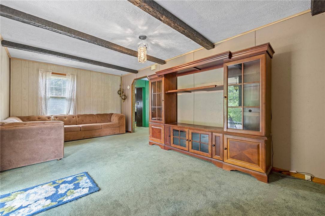 Elizabeth Twp/boro, PA 15037,600 Pineview Dr #590