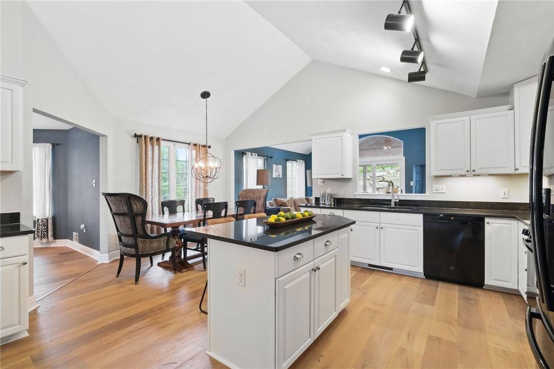 Jefferson Hills, PA 15025,707 Kathleen Dr