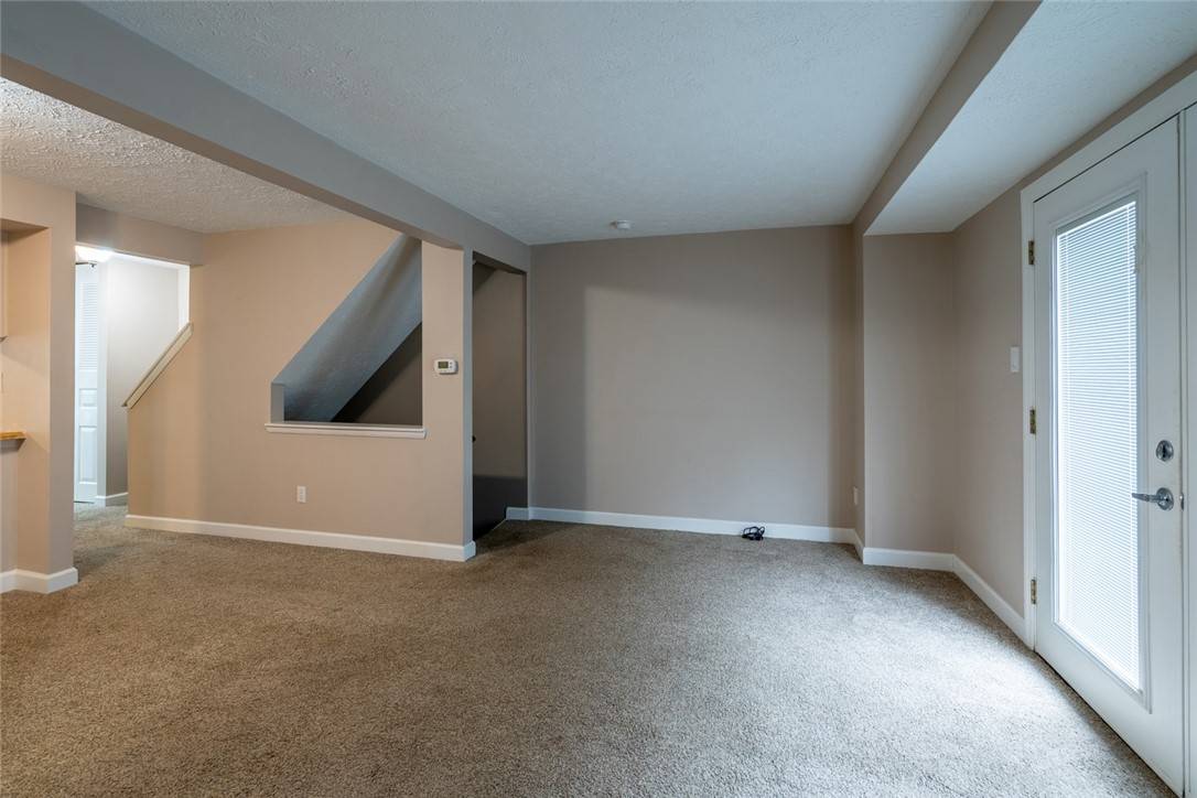 Castle Shannon, PA 15234,208 Green Court