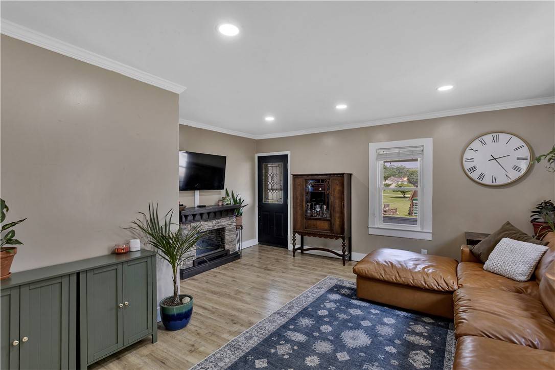 Wayne Twp - Law, PA 16157,169 Plum Way