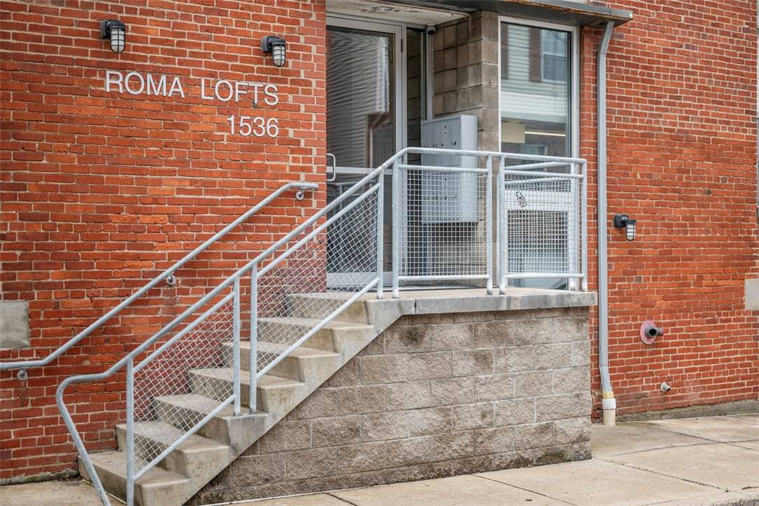 Downtown Pgh, PA 15219,1536 Colwell Street #4