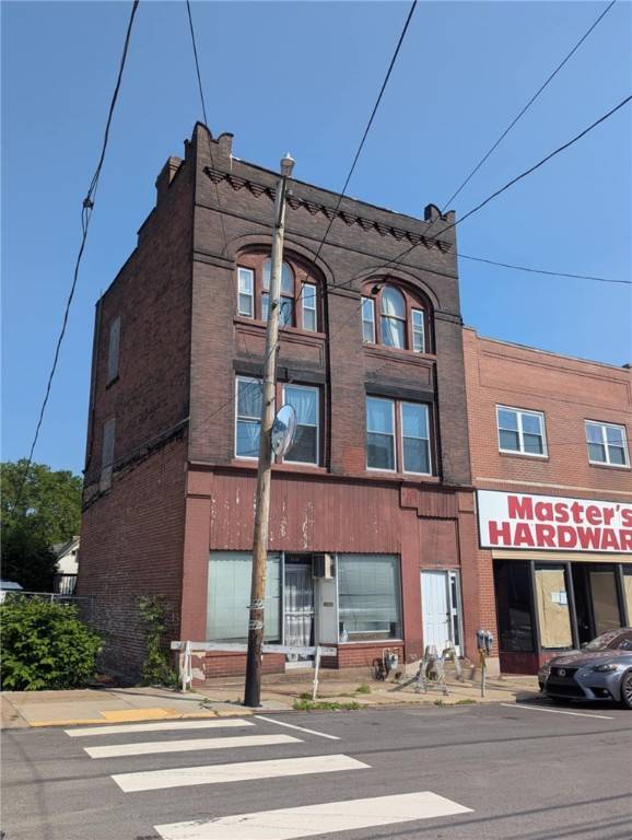 Swissvale, PA 15218,7546 Roslyn St