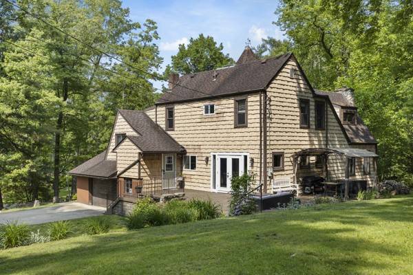 West Deer, PA 15044,27 Girdwood Lane