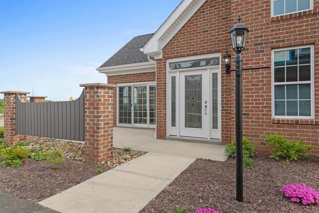 Moon/crescent Twp, PA 15046,1554 NW Parkwood Pointe Dr