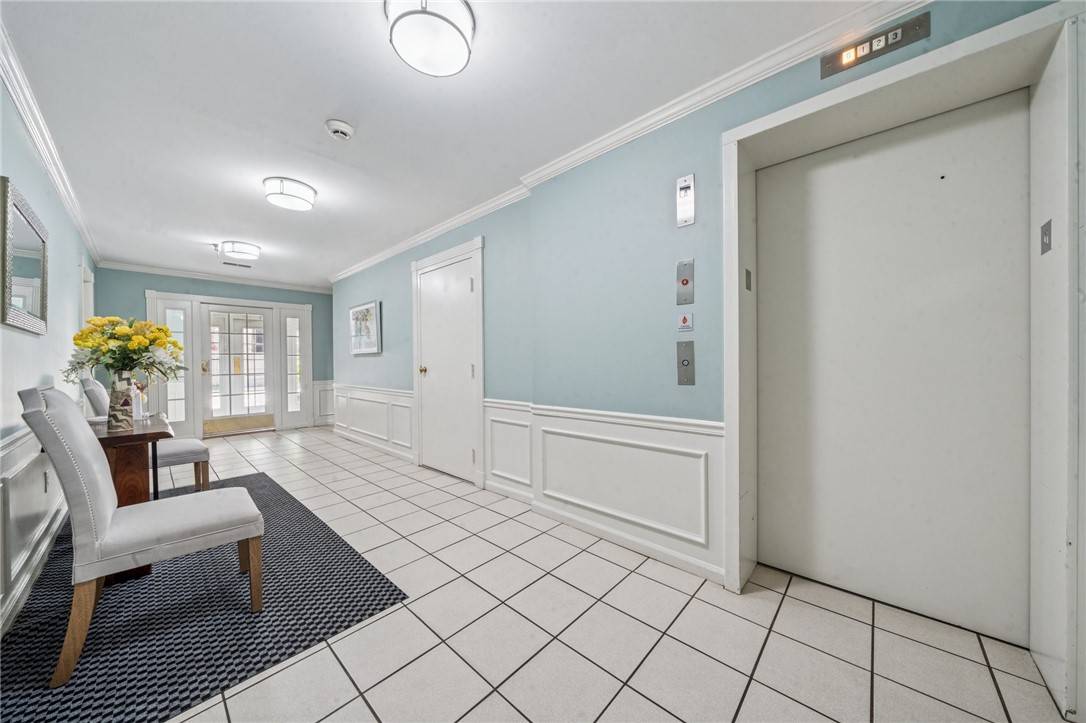 Oakland, PA 15213,4677 Bayard St #201