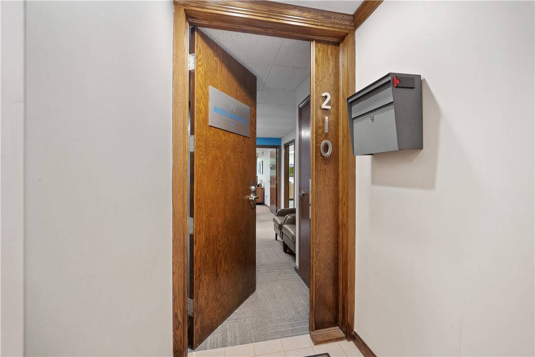 Moon/crescent Twp, PA 15108,200 Commerce Dr (Units 210&212)