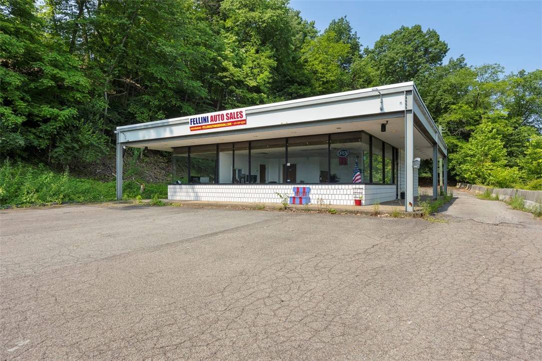 Robinson Twp - Nwa, PA 15205,4167 Steubenville Pike