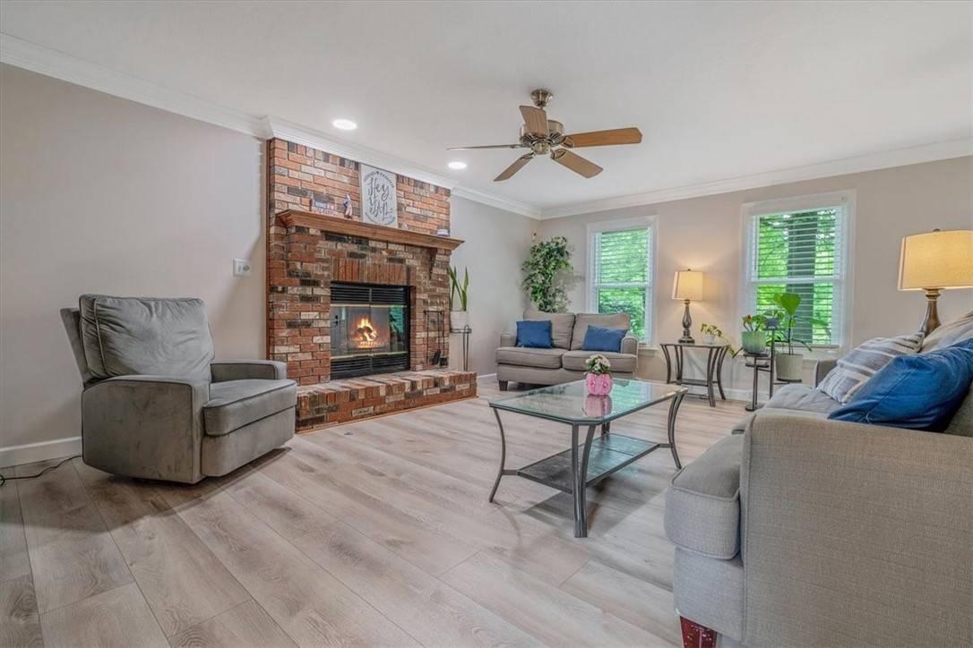 Economy, PA 15005,135 Firethorn Rd