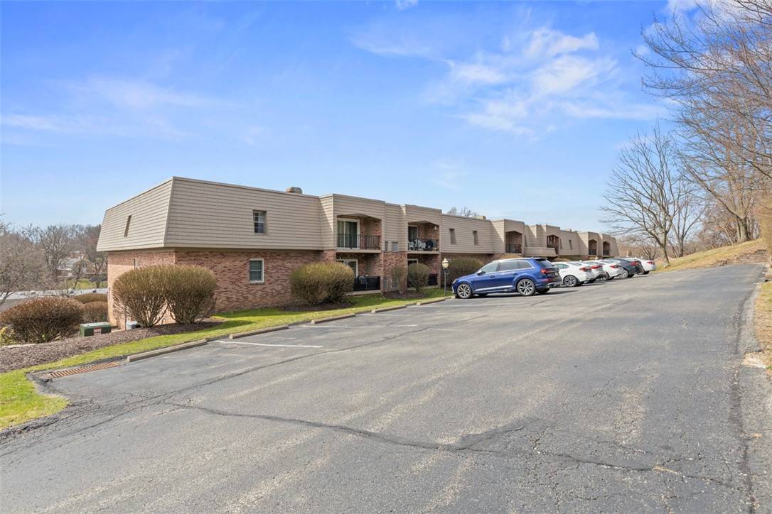 Mccandless, PA 15237,604 Calais Dr #1203