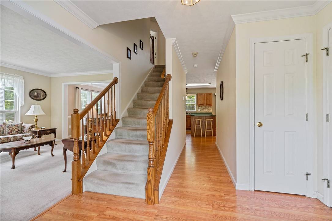 Moon/crescent Twp, PA 15108,6032 Hawthorn Dr
