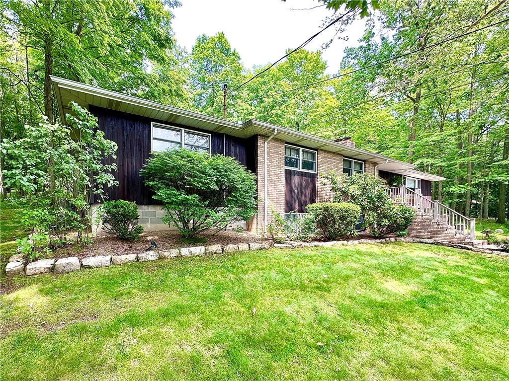 Neshannock Twp, PA 16105,315 Lake Dr
