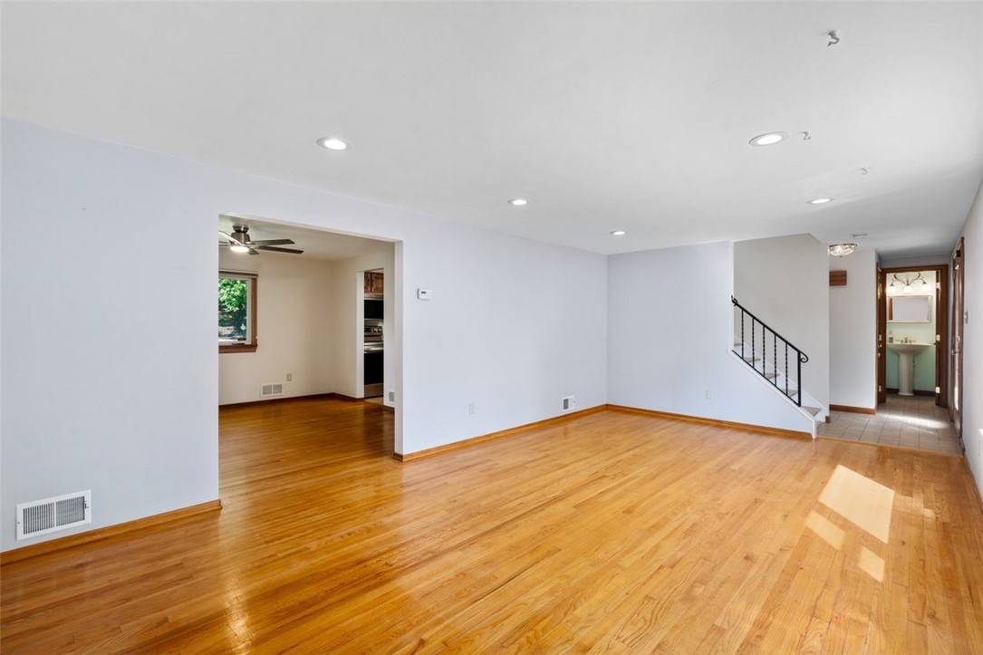 Mt Lebanon, PA 15243,548 Sandrae Drive