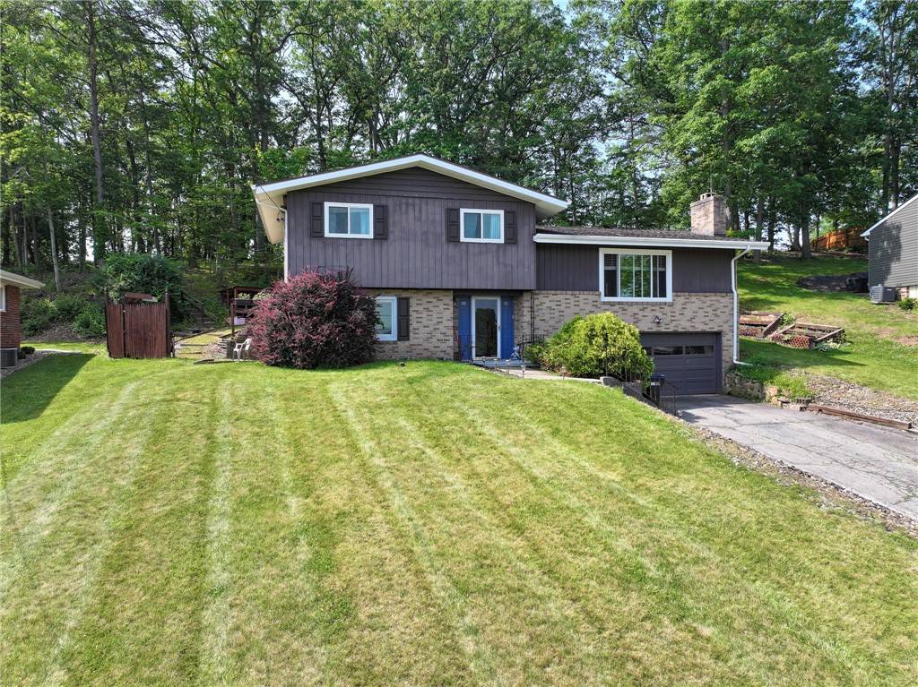 Center Twp, PA 15001,215 Columbia Dr