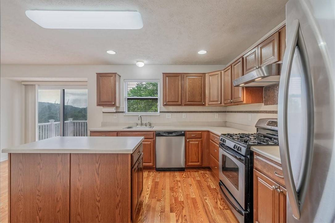 Cecil, PA 15317,520 Panorama Dr