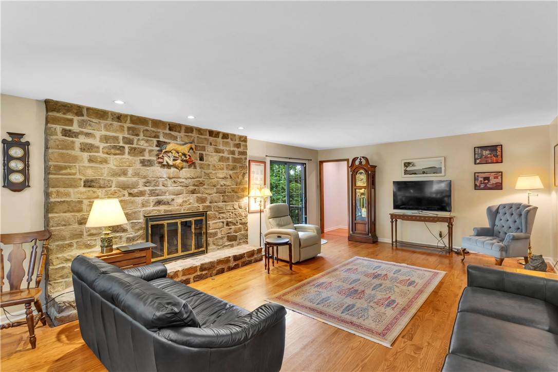 Oakmont, PA 15139,300 High St