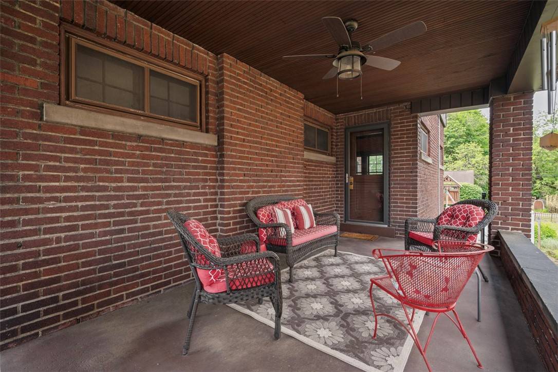 Crafton, PA 15205,81 DINSMORE AVENUE