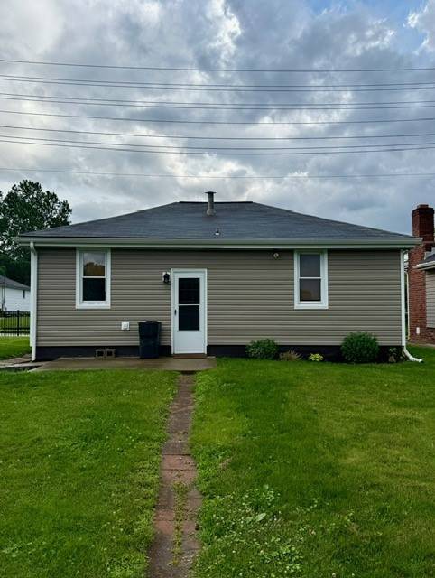 Houston, PA 15342,129 S Main St