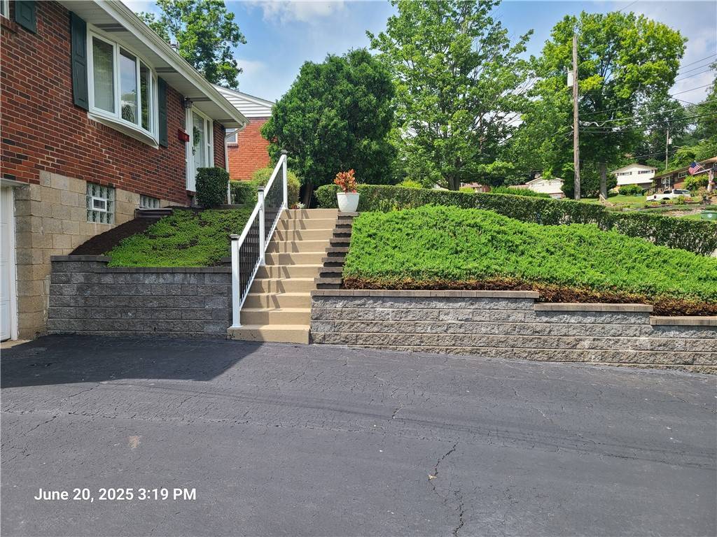Castle Shannon, PA 15234,3381 Columbia Dr