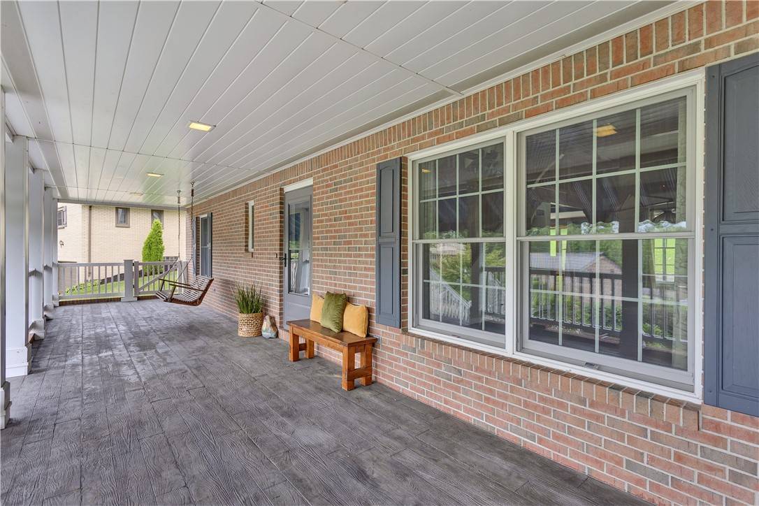 Irwin, PA 15642,2161/2 Robin Hood Dr