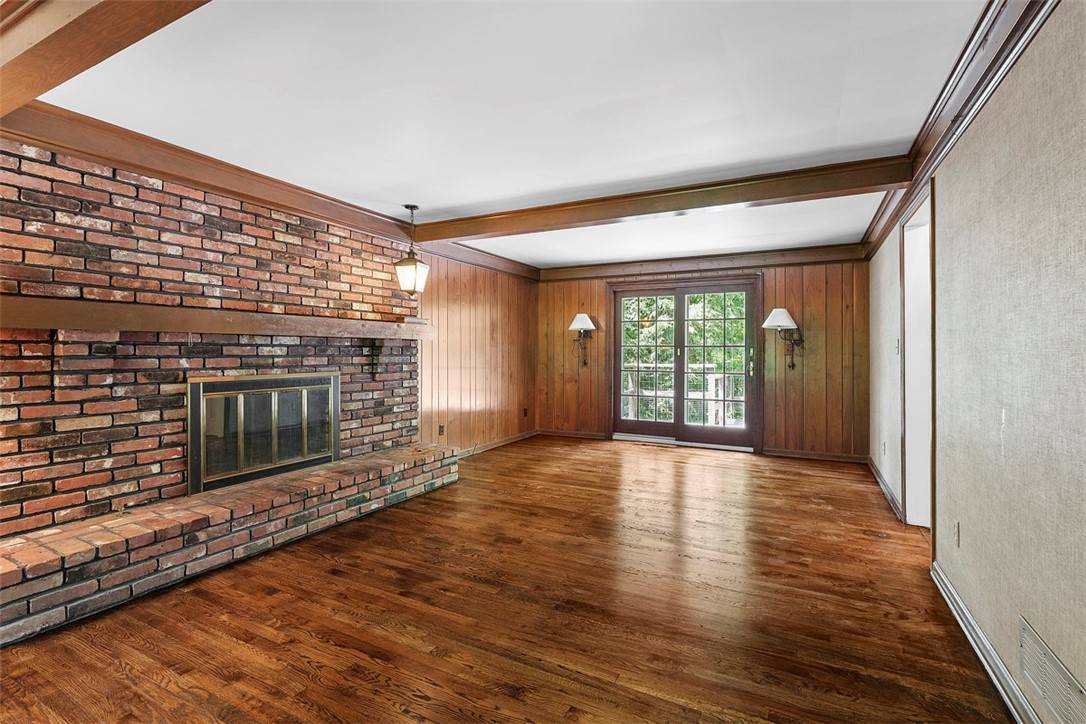 Mccandless, PA 15237,9807 Woodland Rd N