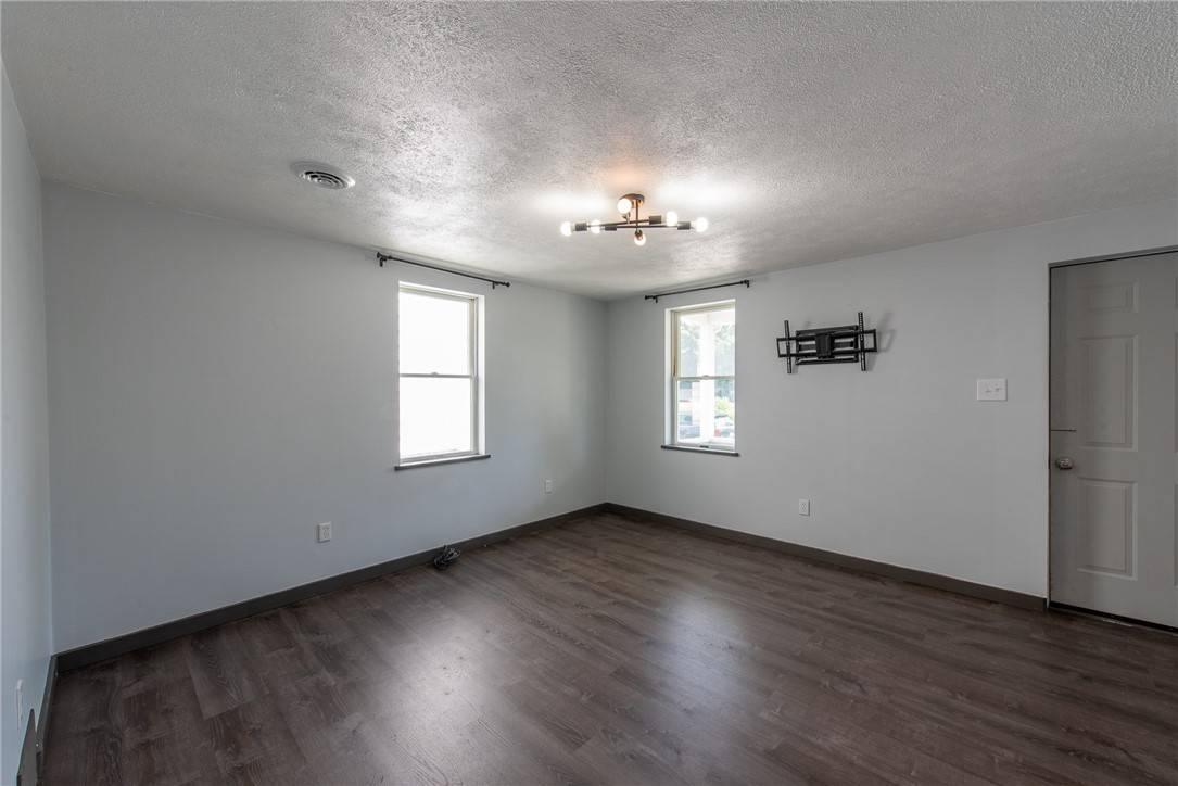 East Vandergrift, PA 15629,430 Kennedy Ave