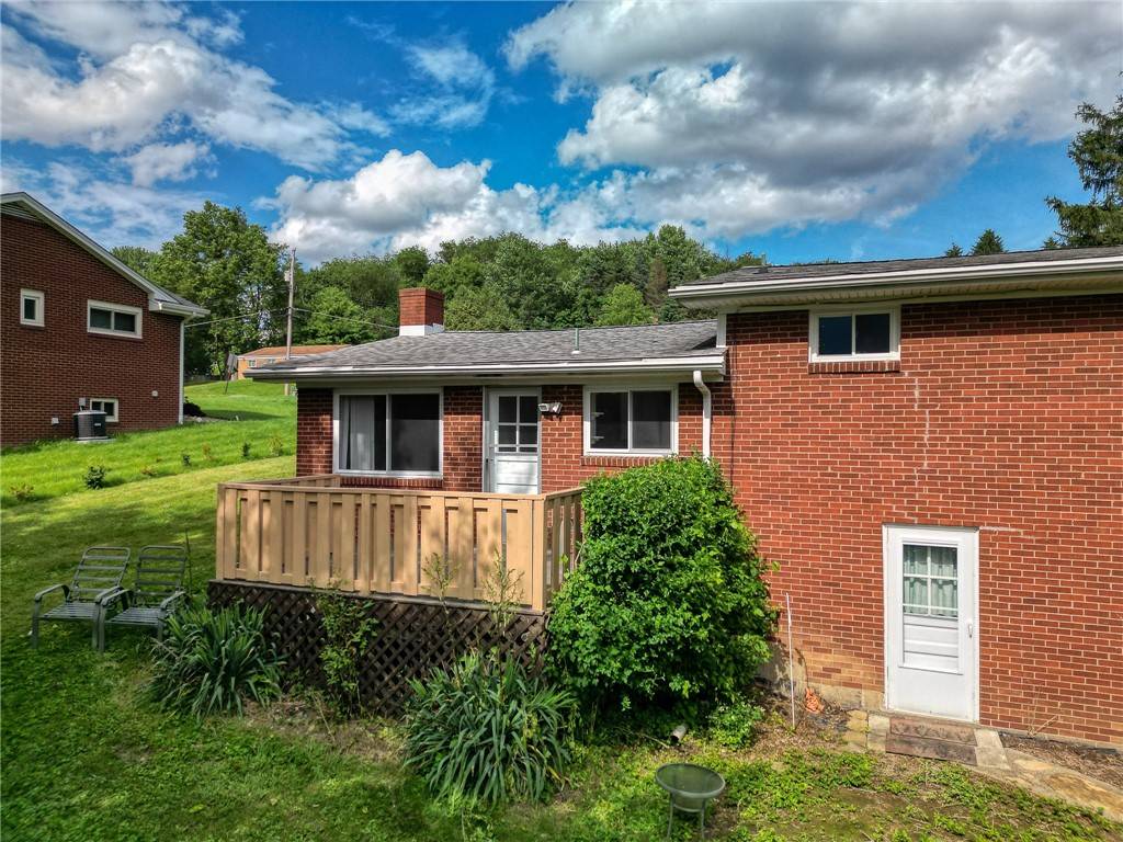 Moon/crescent Twp, PA 15108,223 Larue Dr