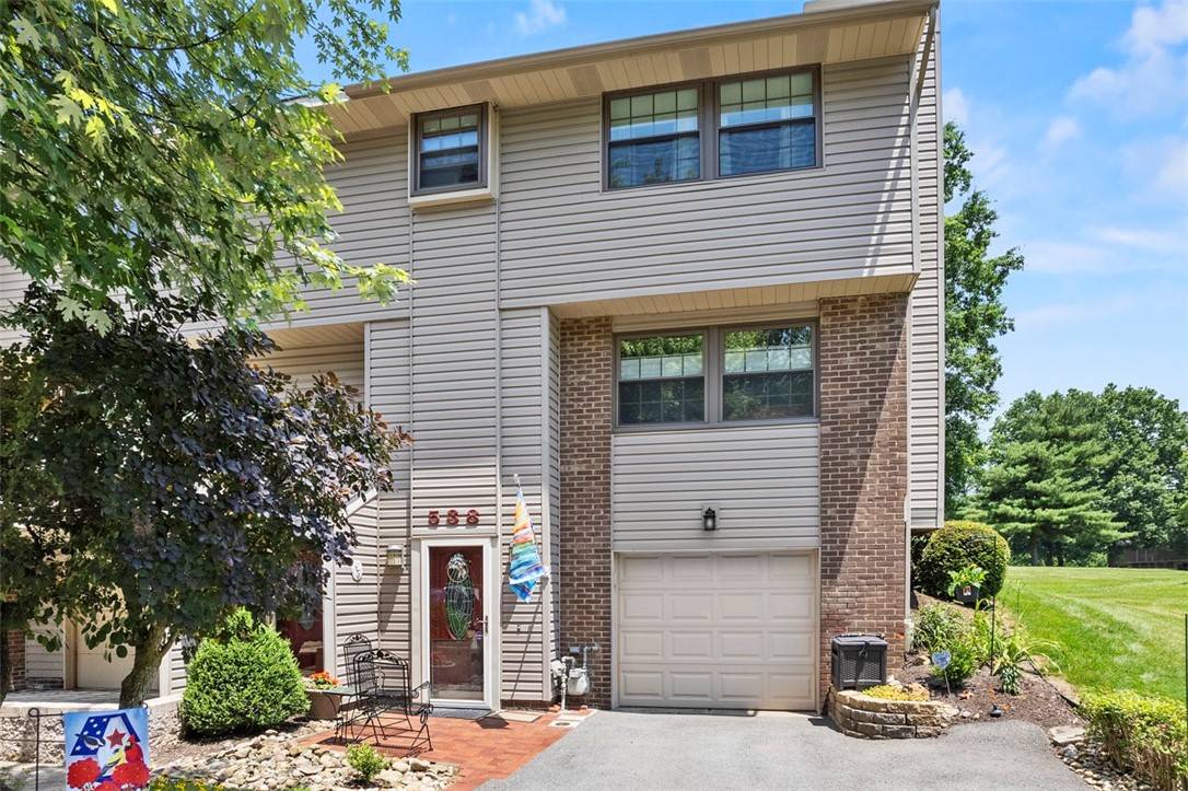South Fayette, PA 15017,538 Hunters Path Rd