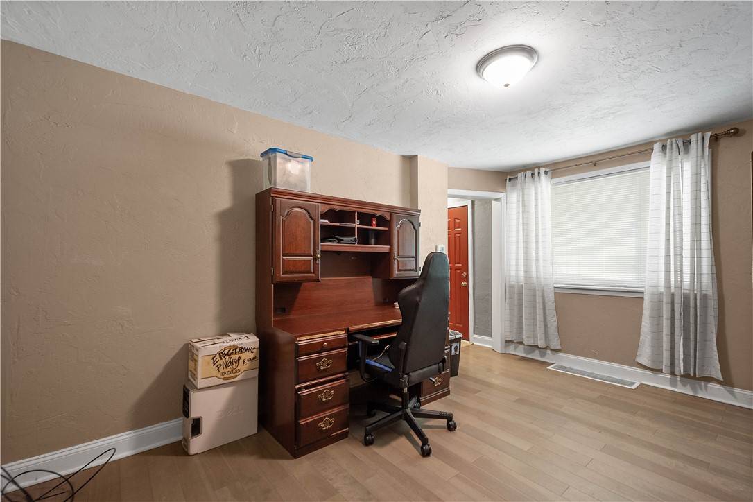 Carnegie, PA 15106,501 7th Ave