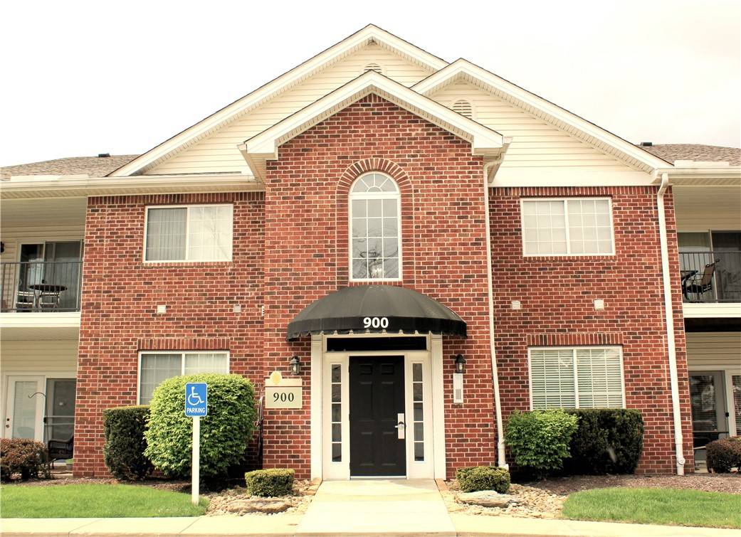 South Park, PA 15129,900 Hidden Ridge Ct #202