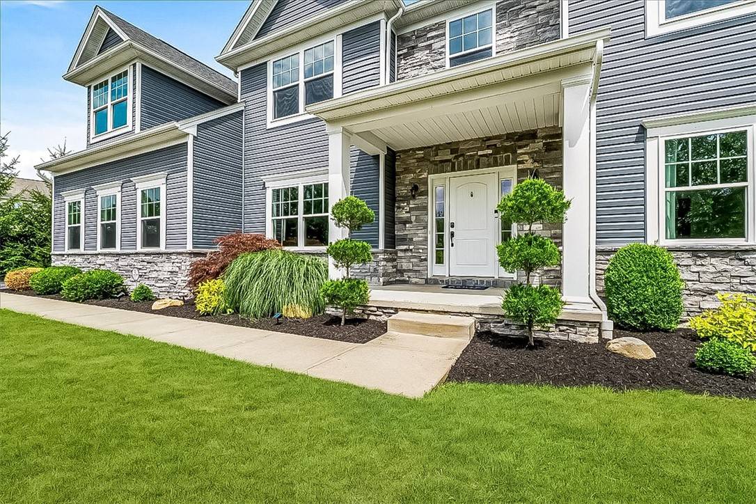 Moon/crescent Twp, PA 15108,1019 Autumn Woods Dr