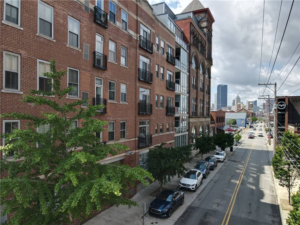 Downtown Pgh, PA 15222,2434 Smallman St #320