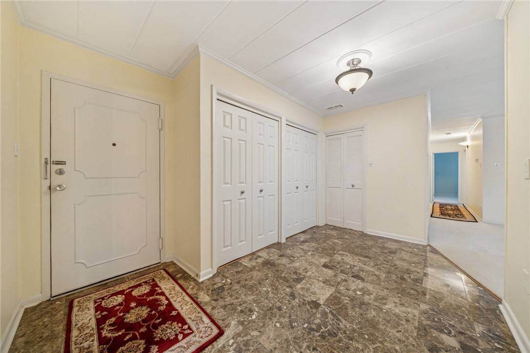 Bethel Park, PA 15102,53 Highland Rd #403-404