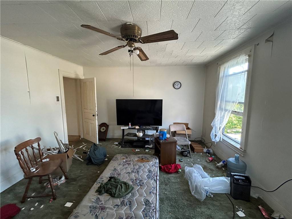 Jeannette, PA 15644,15 E Gaskill Ave