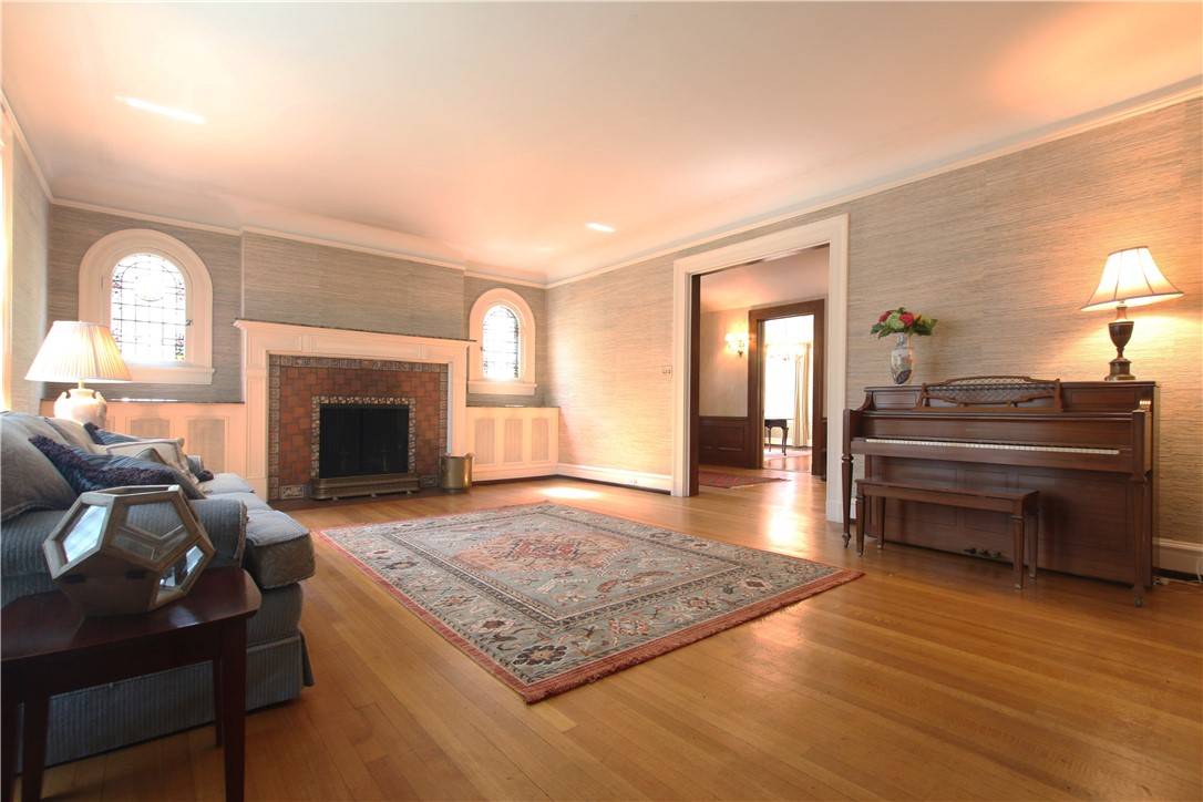 Squirrel Hill, PA 15217,2030 Beechwood Blvd