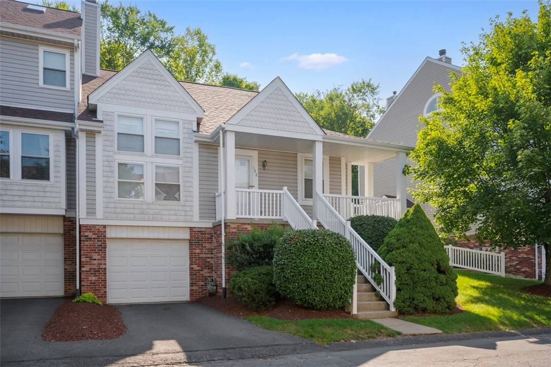 Bethel Park, PA 15102,162 Old Village Ln