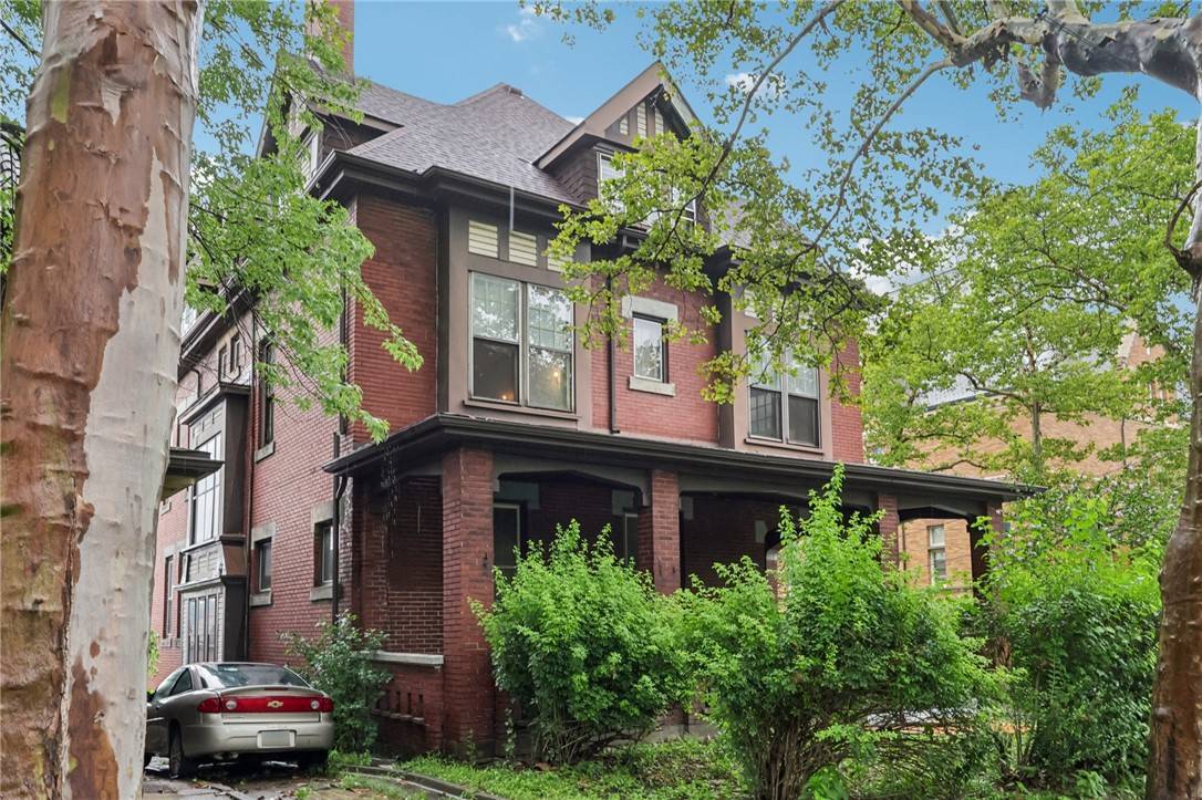 Munhall, PA 15120,433 E 11th Ave