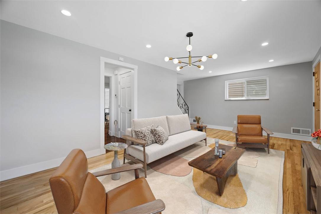 Squirrel Hill, PA 15218,330 Raymond St