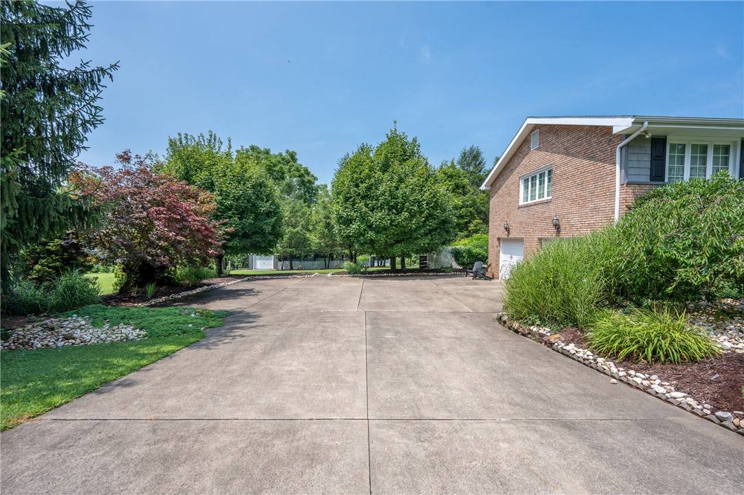 Unity  Twp, PA 15650,208 Malvina Ln