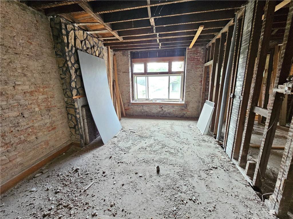 Wilkinsburg, PA 15221,8010 Susquehanna St