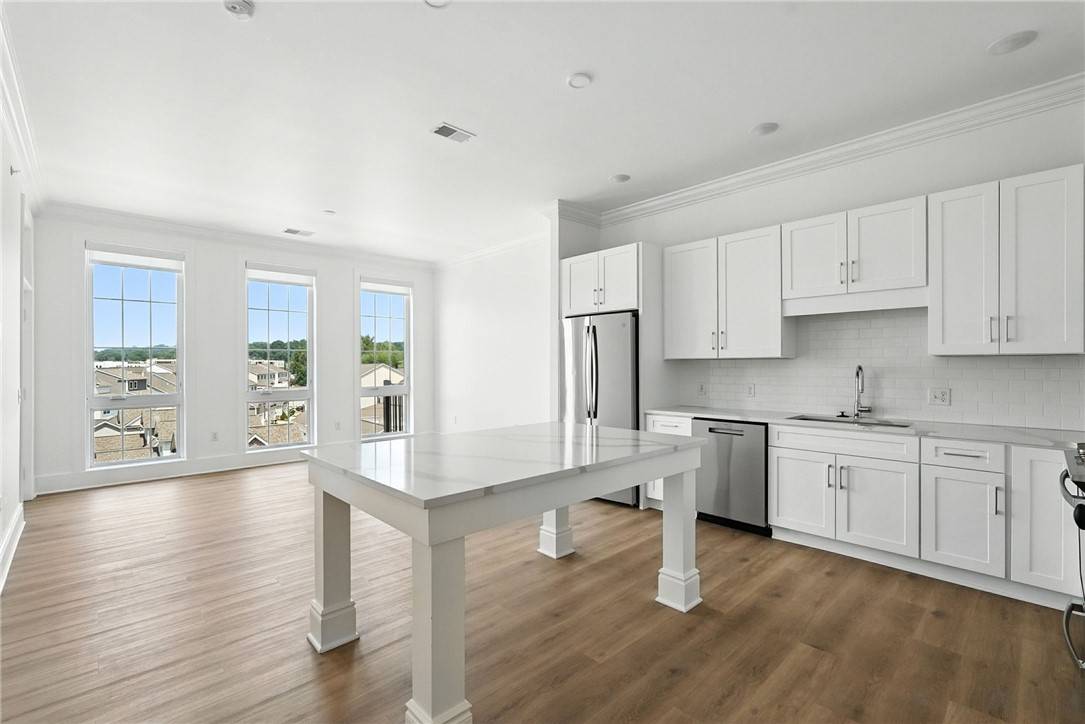 Oakmont, PA 15139,1 1st Street #412