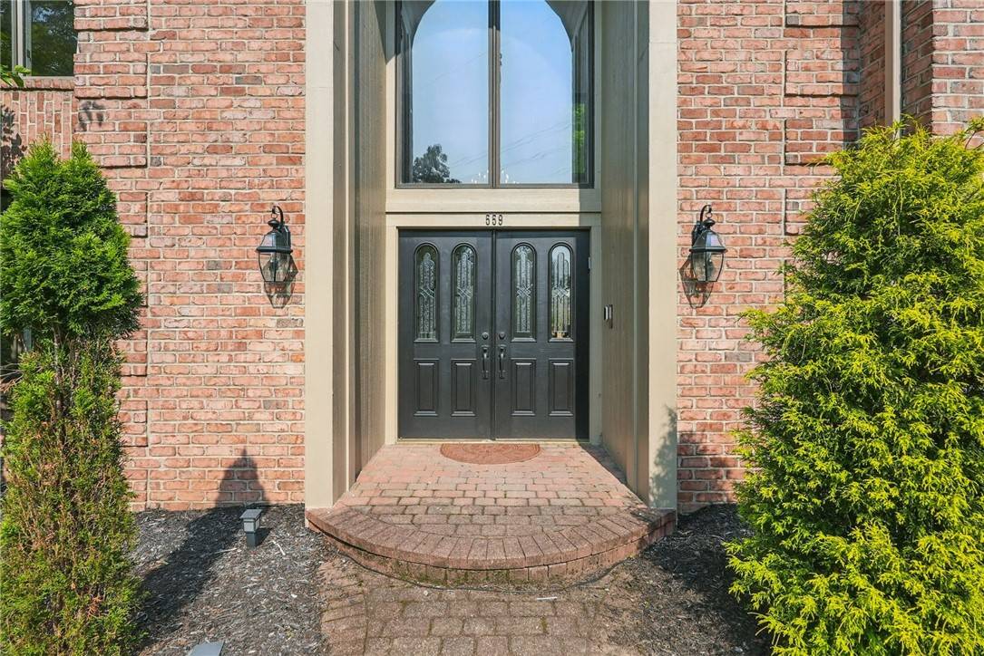 Fox Chapel, PA 15238,559 Normandy Ct